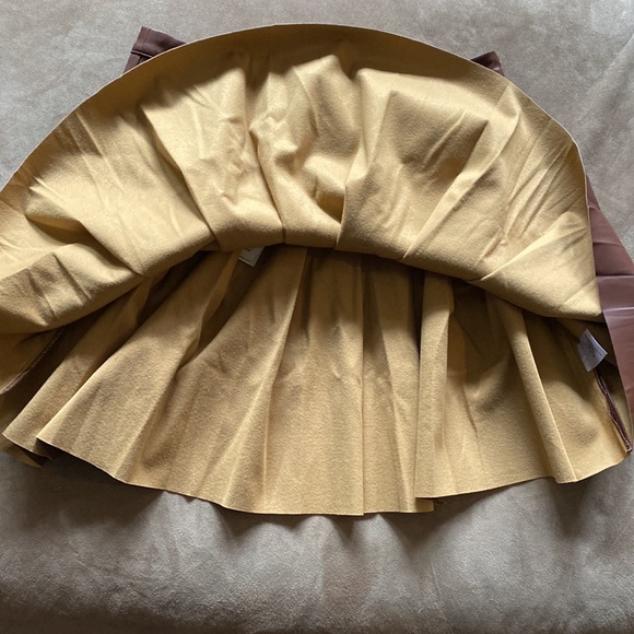NEW ALYA Francesca’s Collection Stylish Faux Leather Pleated Brown Skirt Size M - Picture 3 of 4
